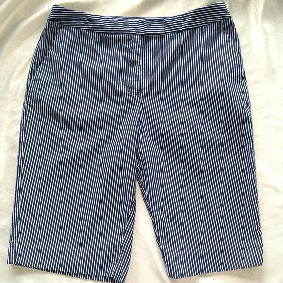 Jones New York Pants - Jones New York Signature Navy White Striped Seersucker Shorts 12” Inseam Sz 6